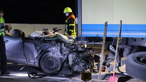 Frau stirbt bei Unfall auf der A5