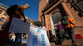 Besetzer verlassen Paulskirche freiwillig
