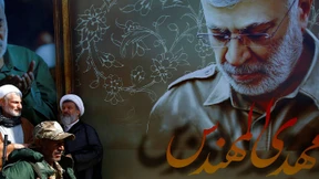 Trump bestellt, Stoltenberg liefert