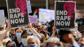 Zehntausende Frauen protestieren in Australien gegen sexuelle Gewalt
