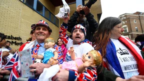 Hunderte Royal-Fans versammeln sich vor Klinik