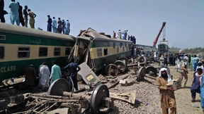 Mindestens 41 Tote bei schwerem Zugunglück in Pakistan