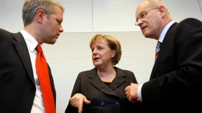 Kauder warnt Röttgen vor Abrechnung mit Merkel