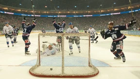 Adler düpieren Eisbären