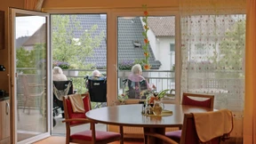 Mehr als 130.000 Altenpflegekräfte gesucht