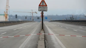 Hydraulische Pressen sollen Hängepartie beenden