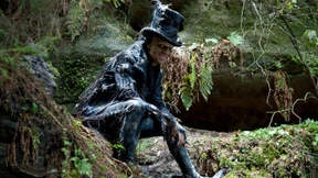 Ein Kritiker fliegt vom Hochhausdach