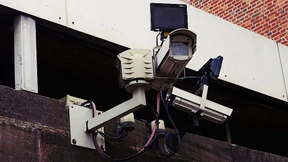 Lichterkettenjournalismus und Gesetze gegen die Freiheit für das Volk