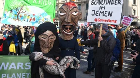 Hunderte demonstrieren gegen Sicherheitskonferenz