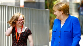 Merkel besucht junge Frau mit Down-Syndrom