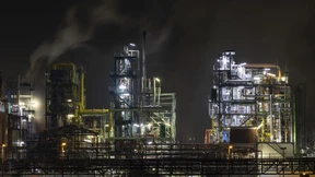 Industriepark Höchst sichert sich mit Heizöl ab