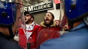 Tausende Studenten demonstrieren gegen Präsident Bouteflika