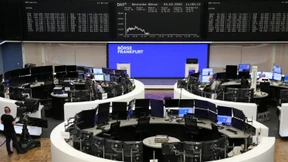 Dax bricht nach Angriff auf Ukraine ein