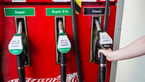 So trotzen Autofahrer den hohen Benzinpreisen