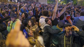 Freudenfeiern und Krawalle nach Lockdown-Lockerung