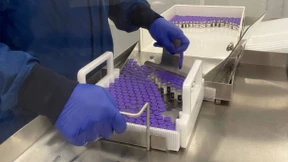 Pfizer halbiert Lieferziel für Covid-Impfstoff