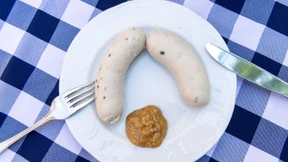 Wie isst man die Weißwurst richtig?