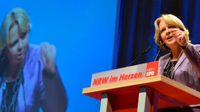 Parteitage billigen Koalitionsvertrag in NRW