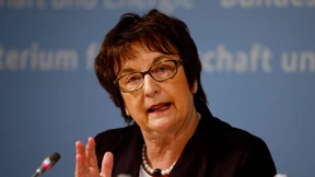 Ministerin verteidigt hohe Lufthansa-Preise