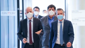 Die Union wartet auf Scholz – und die Infektionszahlen erreichen einen Rekord