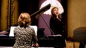 Frankreichs Katze maunzt Miaou