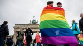 AfD will gegen „Ehe für alle“ kla­gen