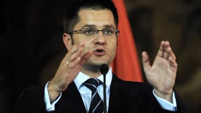 Politik mit Tennisschlägern