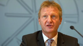 Innenminister Jäger will mehr Personal in Flüchtlingsheimen