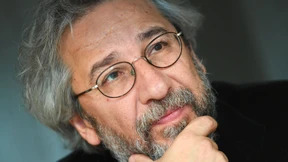 Dündar verzichtet auf Teilnahme an Pressekonferenz mit Merkel und Erdogan