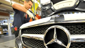 Mercedes-Benz verdient weniger Geld