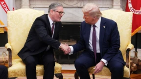 Mit einer Einladung vom König und klaren Worten