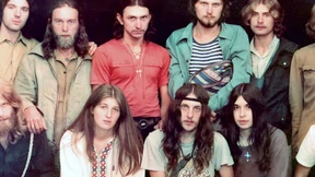 Wer nackt im Regen tanzt, hat immer recht