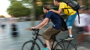 Gelb vor Neid auf die Kollegen