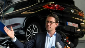 Die Politik erhöht den Druck auf die Autobauer