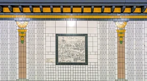 Mit dem Zug durch die Kathedrale