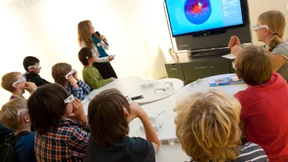 „Cyber-Classroom“ als Publikumsmagnet