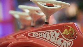 Mit Tempo 130 auf dem Bobby-Car den Abhang hinunter