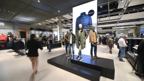 Schnäppchen-Paradiese trotzen der Internet-Konkurrenz