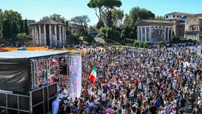 Hunderte protestieren in Rom gegen Corona-Politik