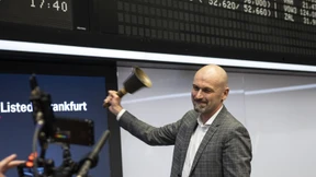 Porsche mit Glockengeläut in den Dax