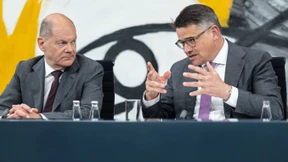 Bundesregierung setzt Prüfung von Asylverfahren in Drittstaaten fort