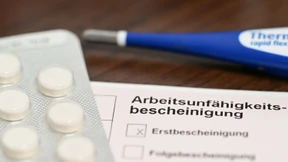 „Wir sind zu lange krank“: Sollen jetzt die Arbeitnehmer zahlen?