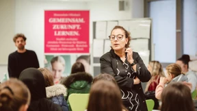 Wie lässt sich über den Krieg reden?