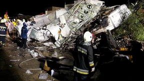 Dutzende Tote bei Flugzeugabsturz