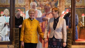 Erstmals gleichgeschlechtliche Paare von Church of England gesegnet