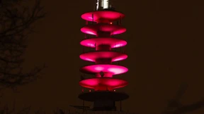 Der Fernmeldeturm wird zum Leuchtturm