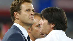 Bierhoff, Löw und ein Haken nach dem anderen
