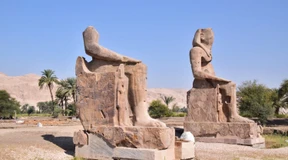 Die Memnonkolosse in Theben geben ihr Geheimnis preis