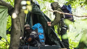 Mit der Hebebühne zu den Maskenträgern