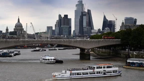 Wie Banken verzweifelt versuchen, Mitarbeiter aus dem Homeoffice zu locken